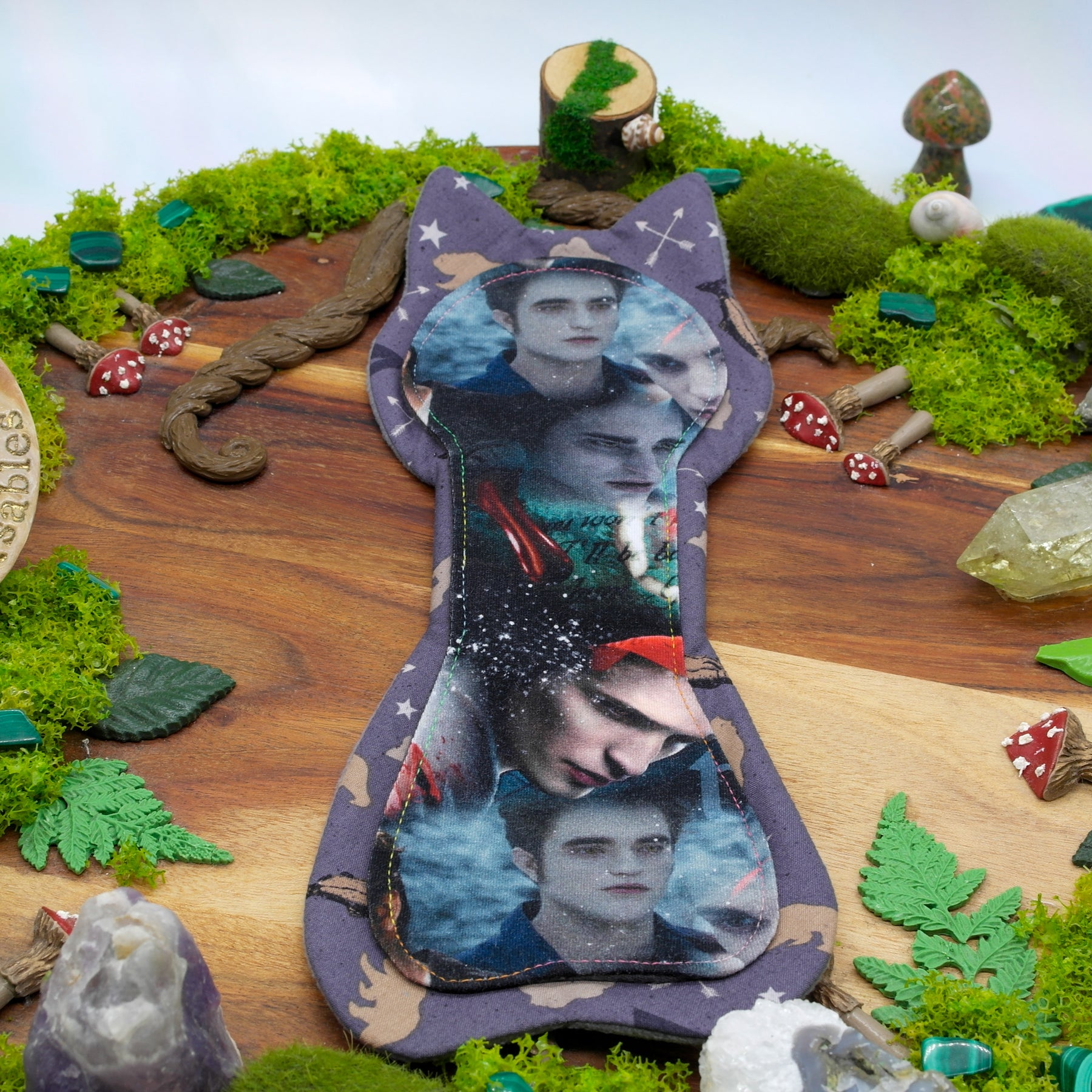 Eco-friendly reusable cloth pad 10" Moderate (Naomi's Kitty) - Edward