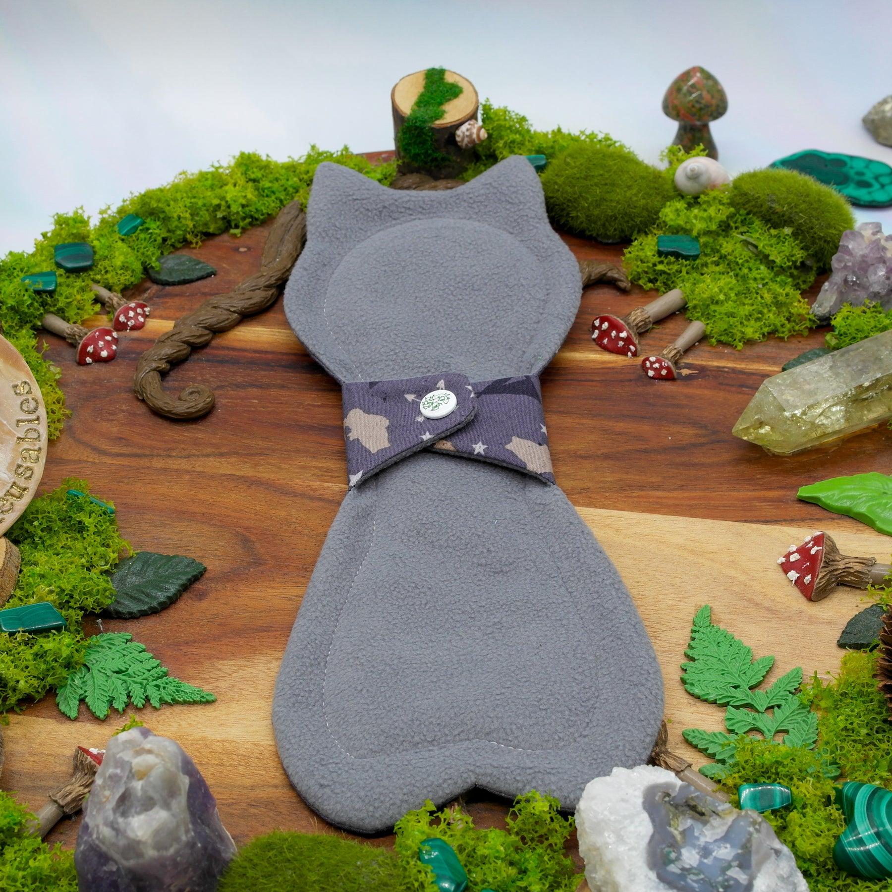 Eco-friendly reusable cloth pad 10" Moderate (Naomi's Kitty) - Edward