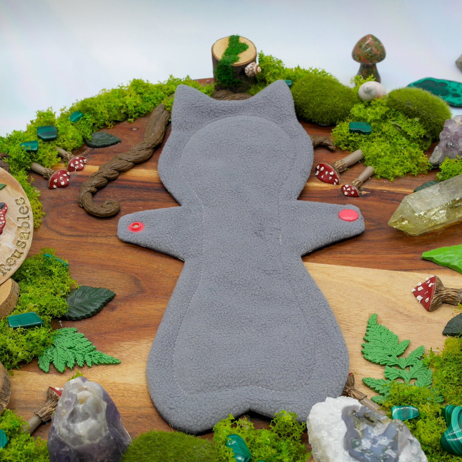 Eco-friendly reusable cloth pad 10" Moderate (Naomi's Kitty) - Edward