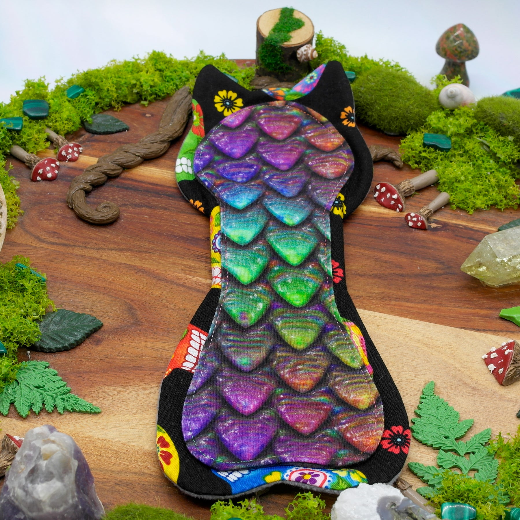 Eco-friendly reusable cloth pad 10" Moderate (Naomi's Kitty) - Alebrije