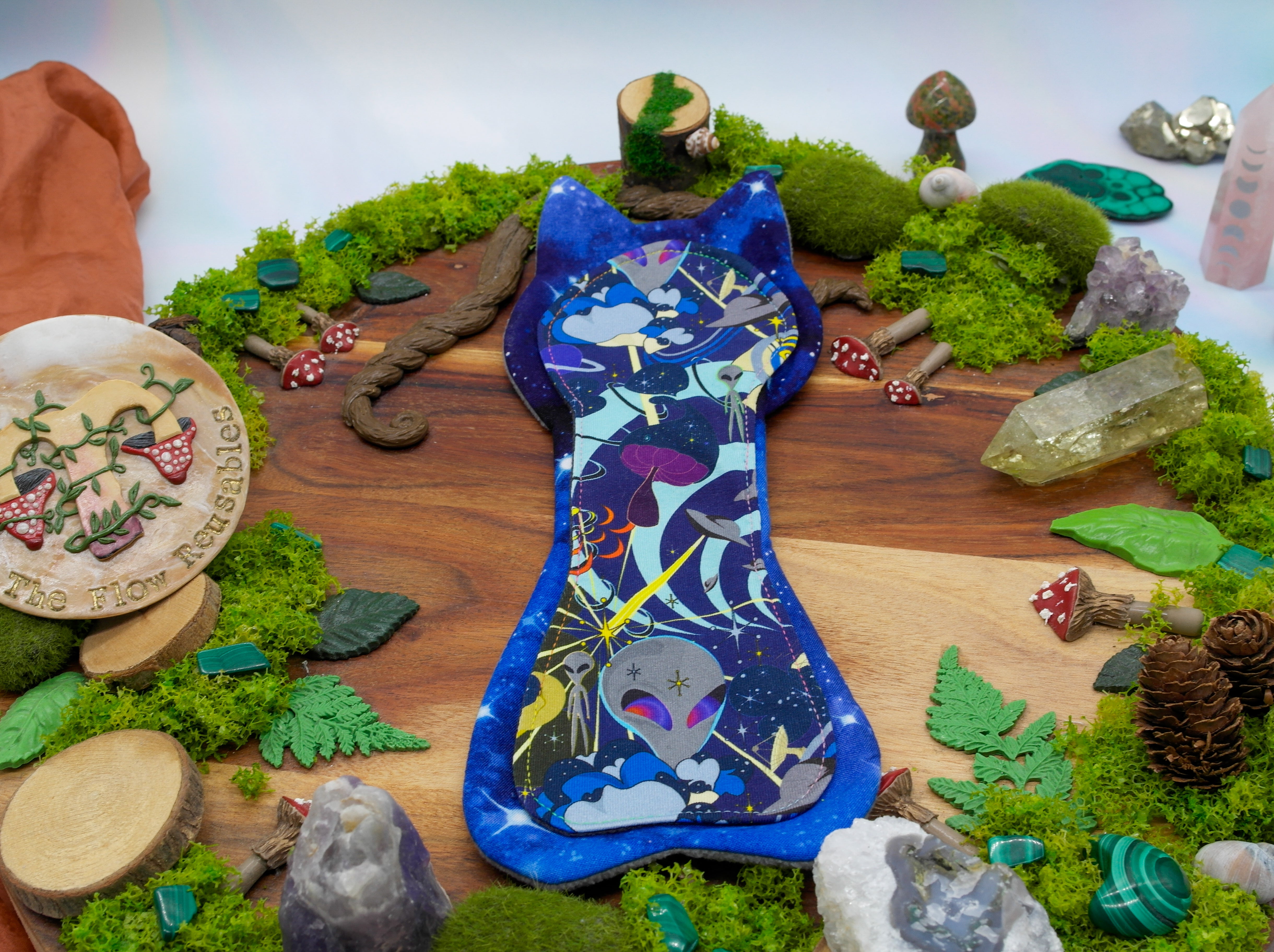 Reusable cloth pad 10" Moderate (Naomi's Kitty)