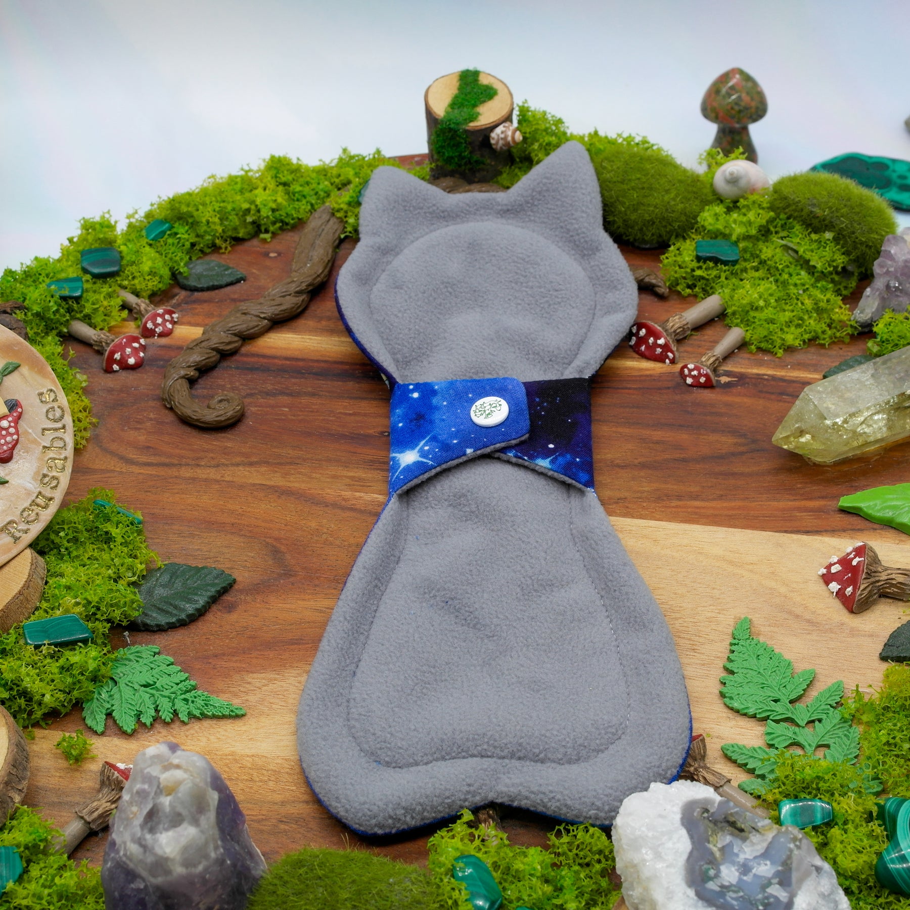 Eco-friendly reusable cloth pad 10" Moderate (Naomi's Kitty) - Space Beings