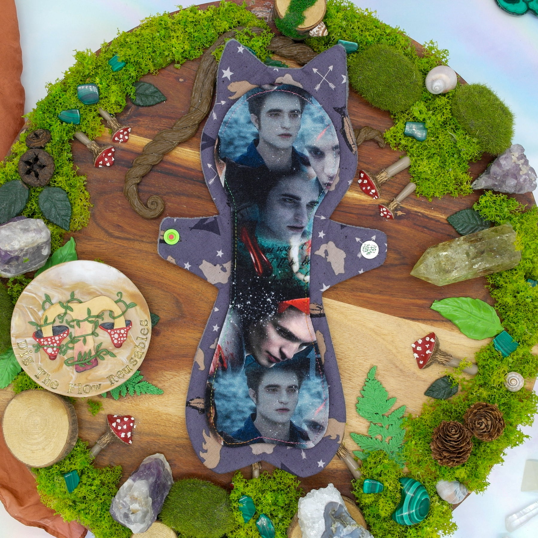 Eco-friendly reusable cloth pad 10" Moderate (Naomi's Kitty) - Edward