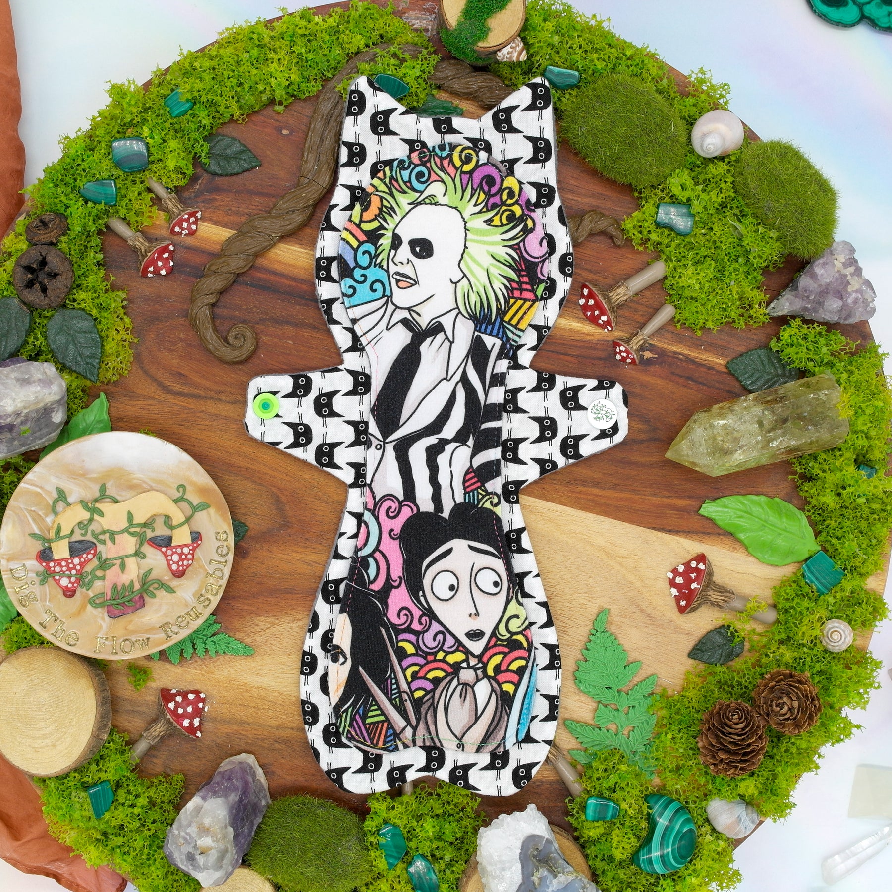 Eco-friendly reusable cloth pad 10" Moderate (Naomi's Kitty) - Ghostly Tim