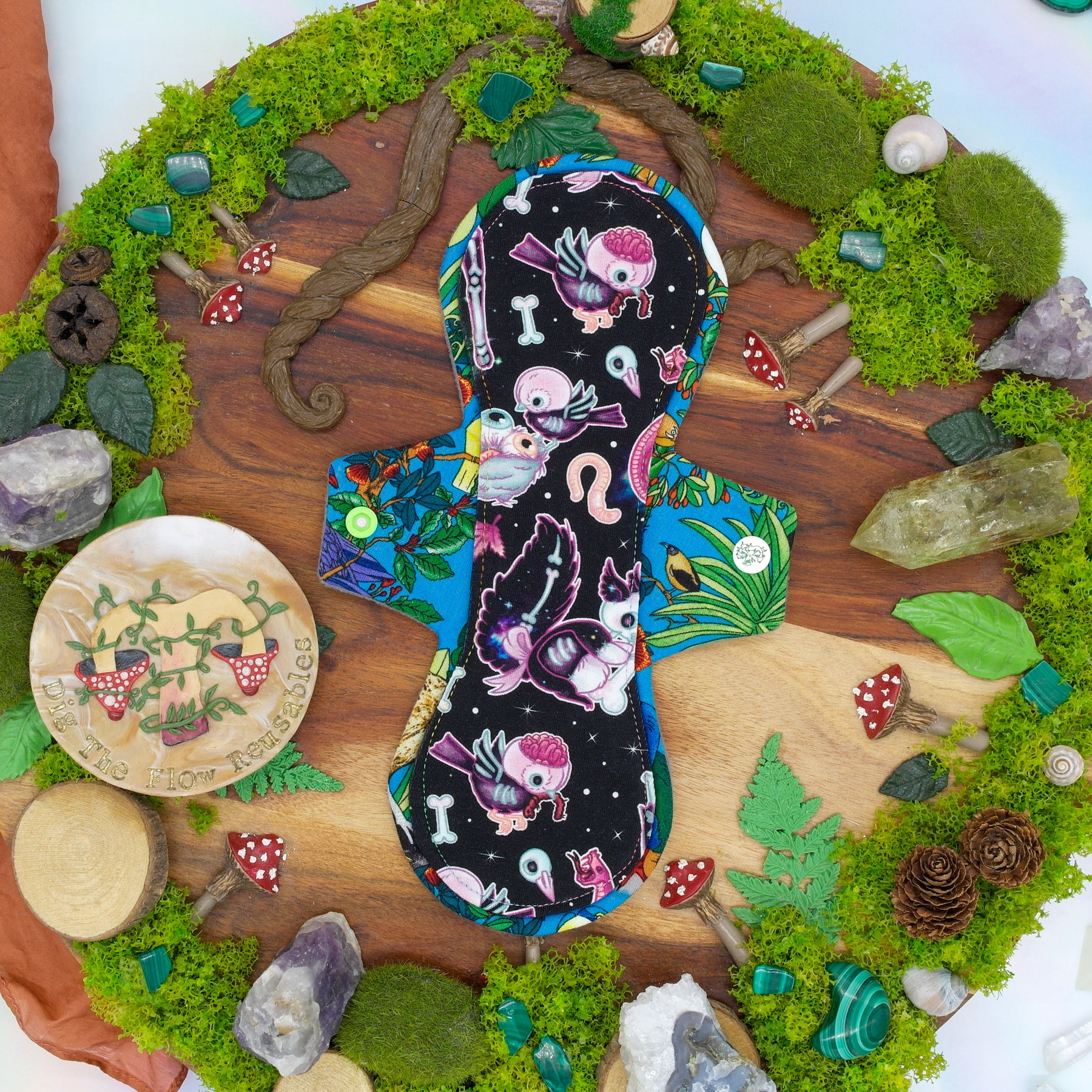 Eco-friendly reusable cloth pad 10" Moderate (Versodile Moonrise) - Bird Lover