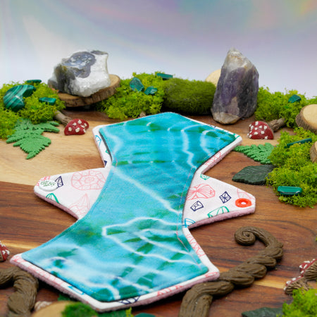 Reusable menstrual cloth pad 10