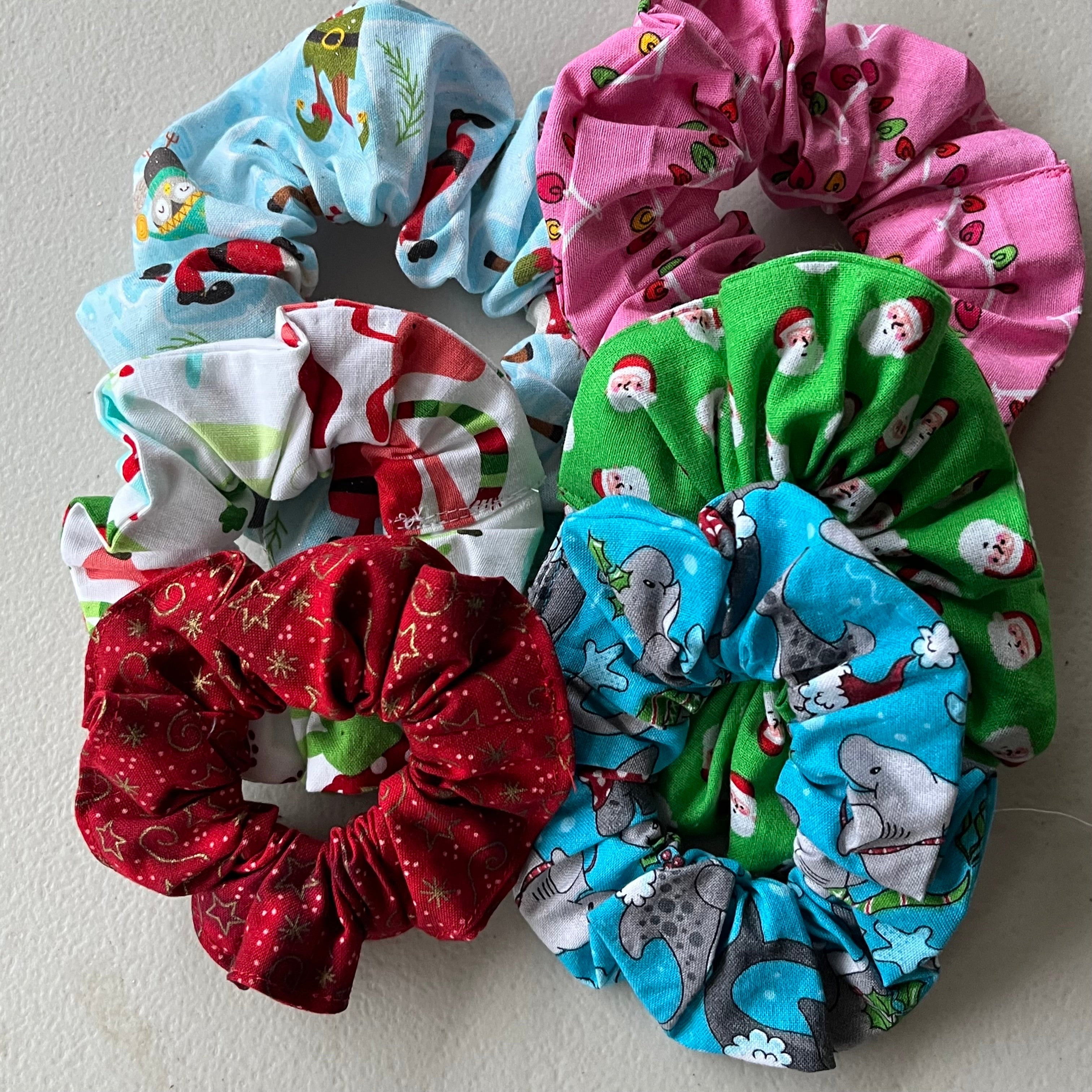 Handmade scrunchies | Christmas Fabric | Set of 6