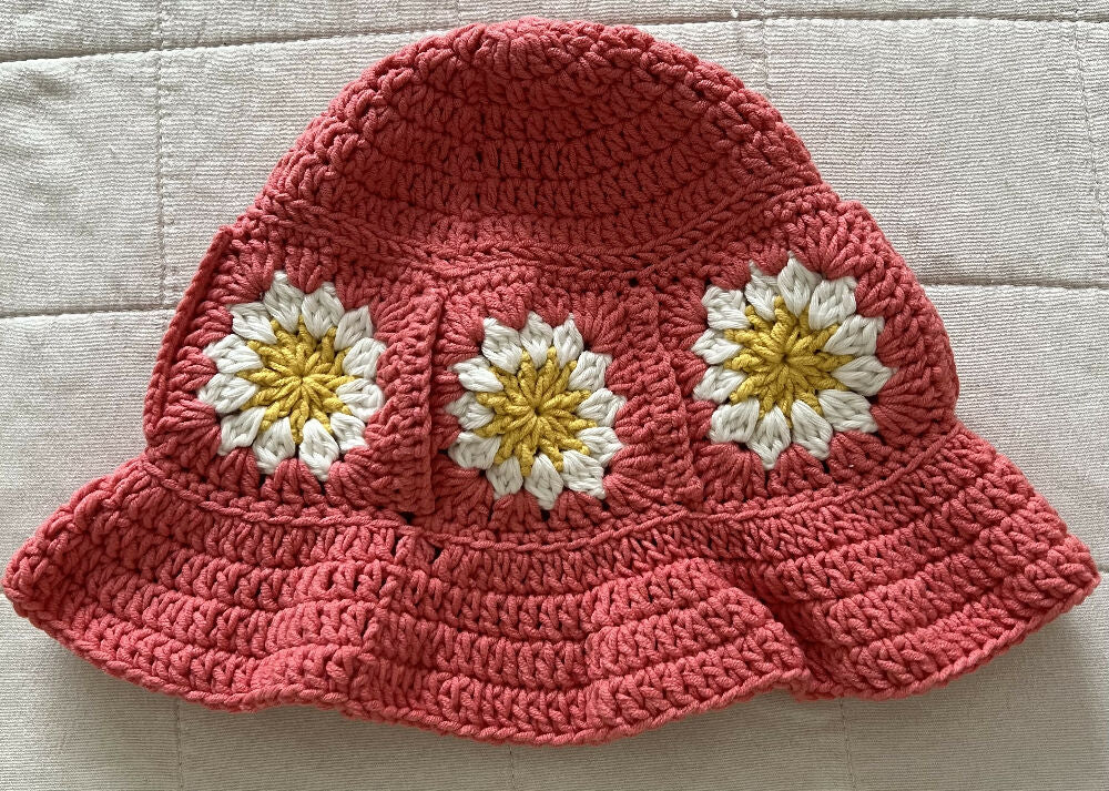 Crochet Daisy Bucket Hat