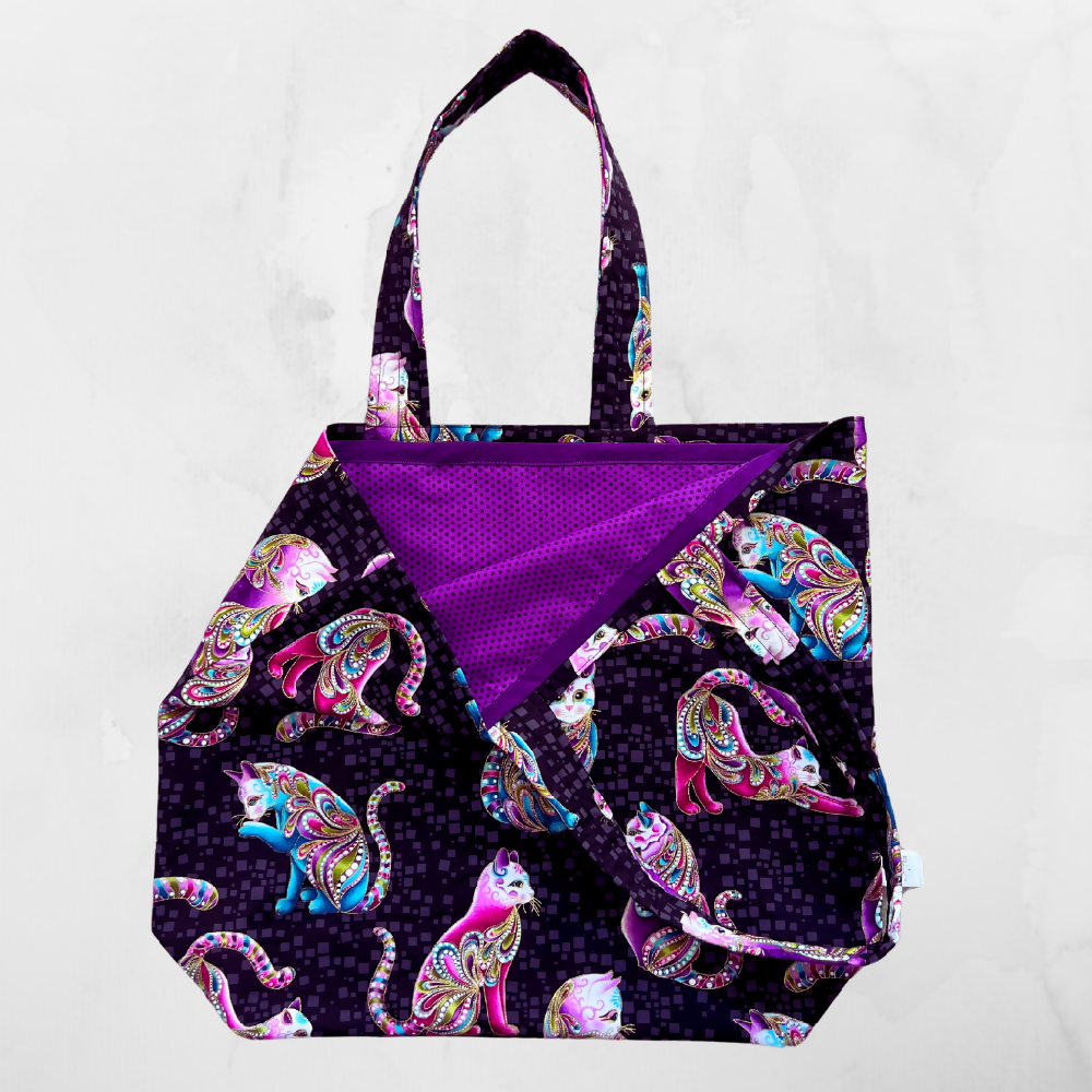 Grocery Tote ... Catty .. Lined with storage pouch.