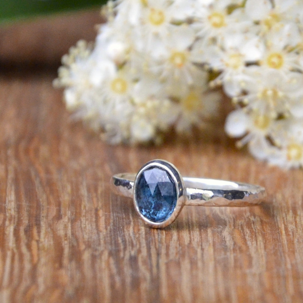 Moss Kyanite Silver Ring with Hammered Band Size R