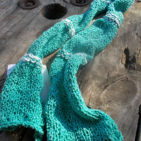 knitted scarf 