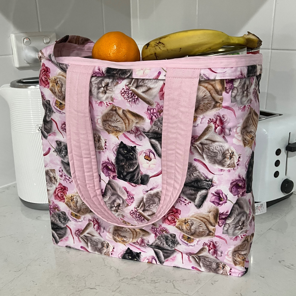 Grocery Tote .. Persian Cat .. Lined with storage pouch ..