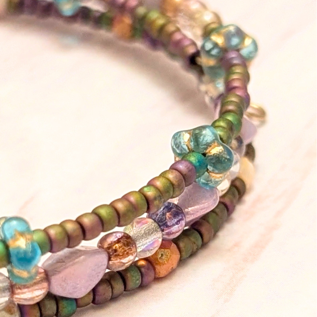 Beaded wire bracelet | Unique | One of a kind design | Minimalist boho