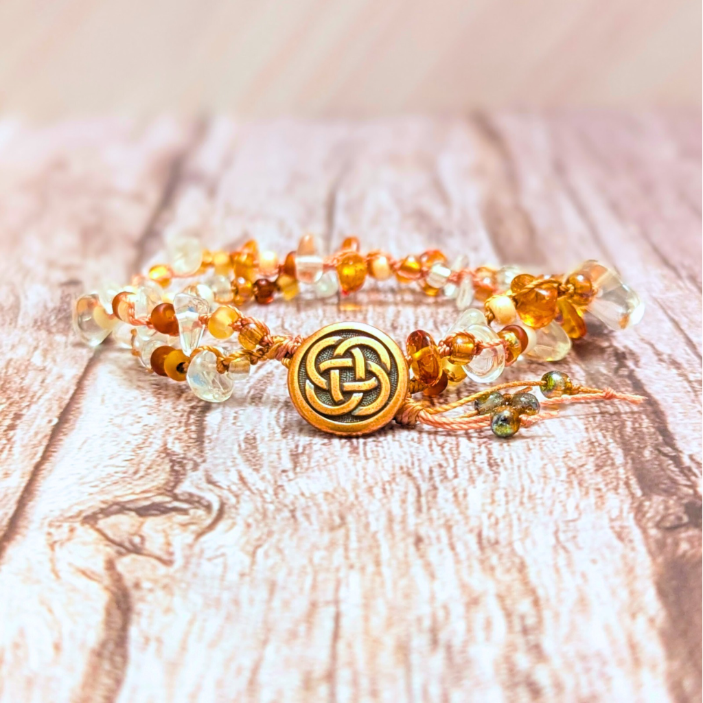 Amber and crystal quartz bracelet - Modern April birthstone - Celtic button