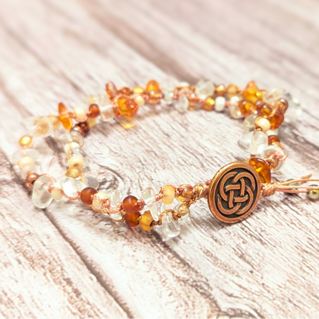 Amber and crystal quartz bracelet - Modern April birthstone - Celtic button