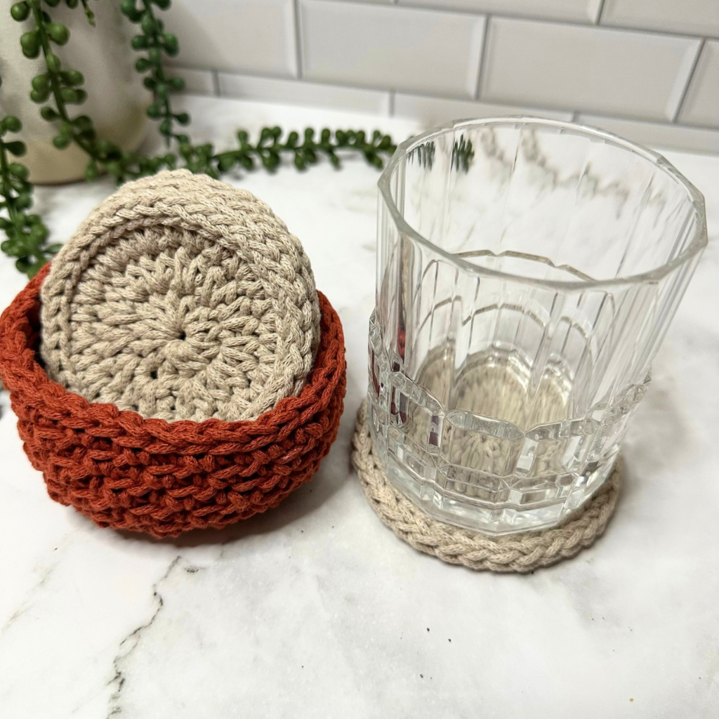 Earth Tones Crochet Set – Terracotta Basket with Beige Coasters (4-Piece Set)