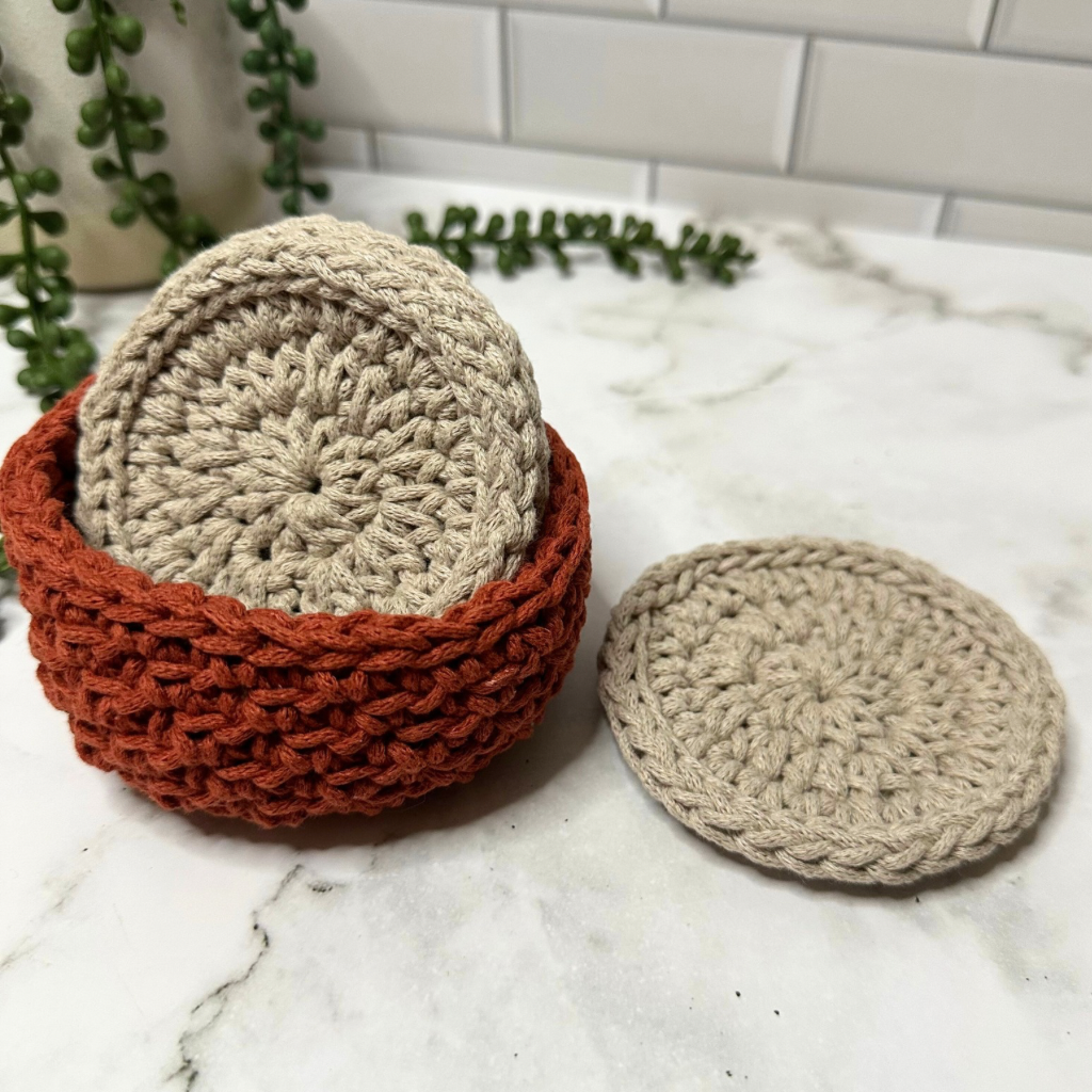 Earth Tones Crochet Set – Terracotta Basket with Beige Coasters (4-Piece Set)