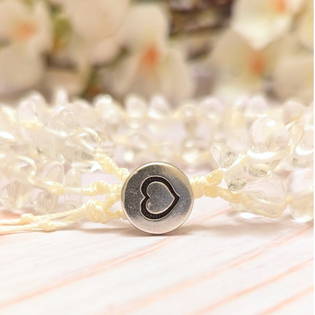 Crystal quartz healing bracelet - Modern April birthstone - Size medium