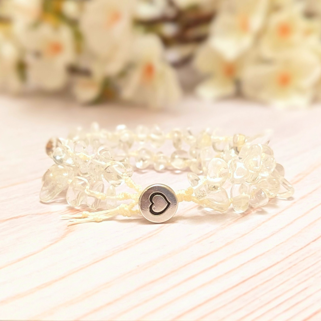 Crystal quartz healing bracelet - Modern April birthstone - Size medium