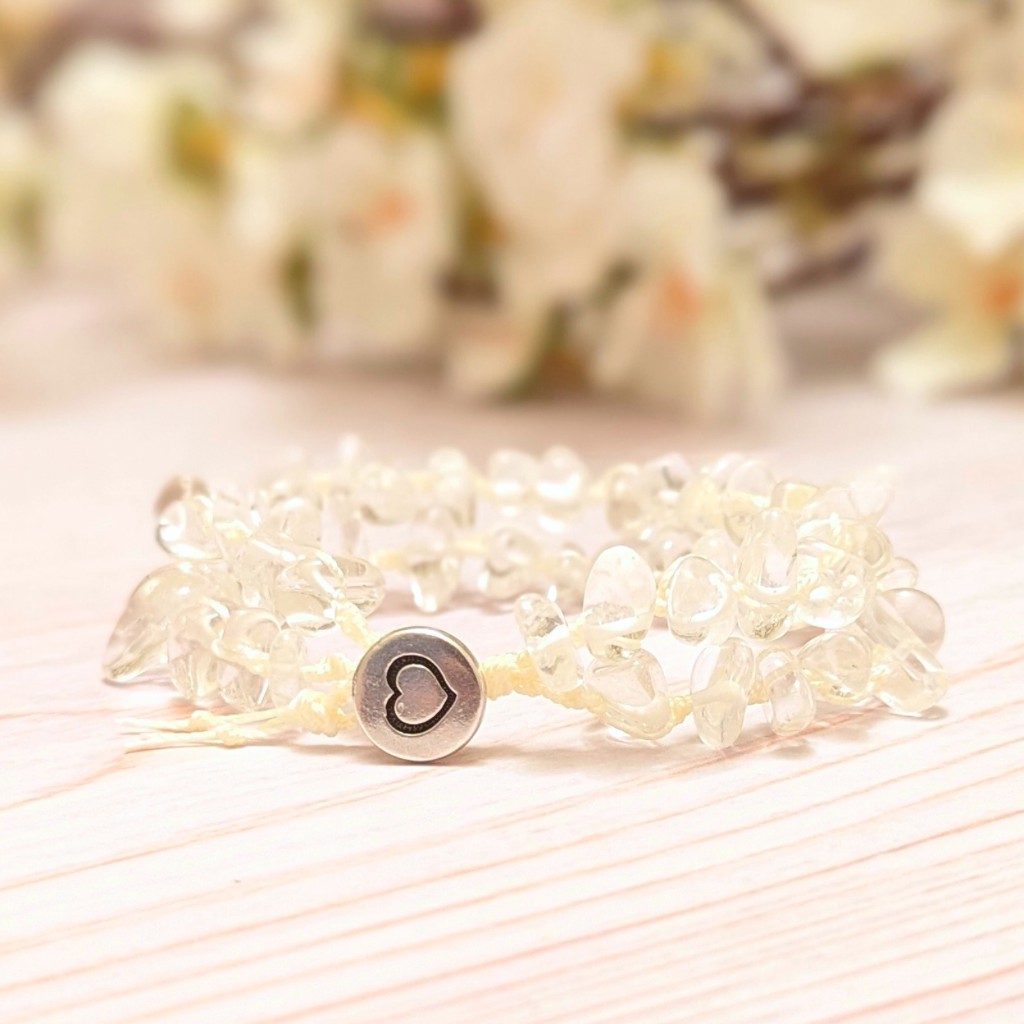 Crystal quartz healing bracelet - Modern April birthstone - Size medium