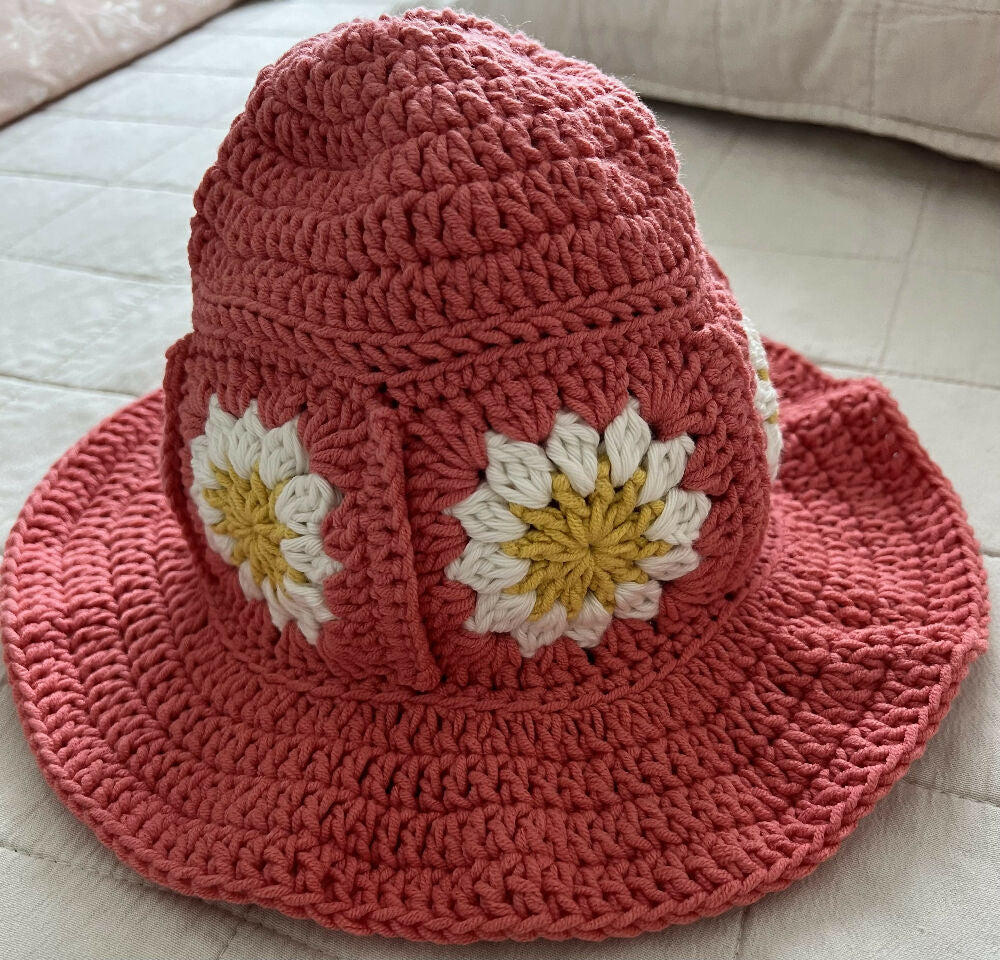 Crochet Daisy Bucket Hat