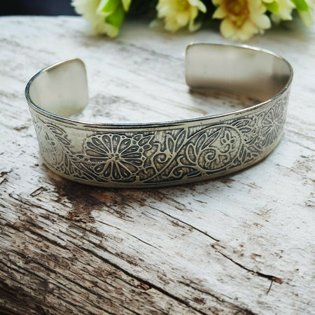 Etched art nouveau design silver cuff