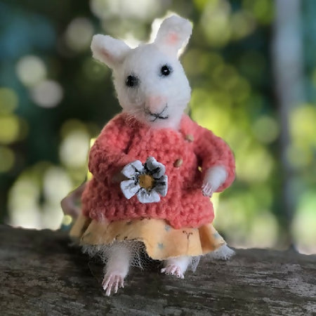 Needle felt Mouse poseable felt sculpture cute mouse doll