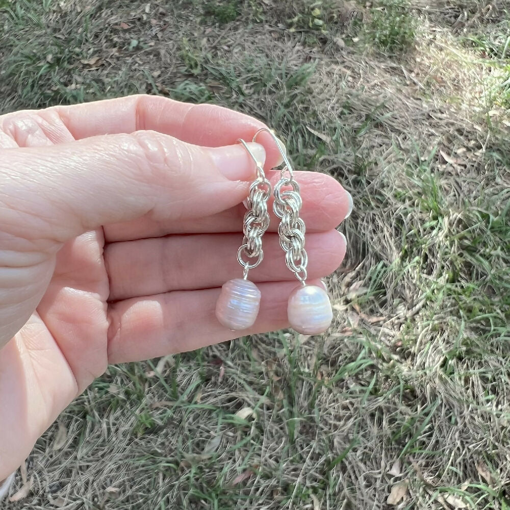 Sterling silver spiral large pearls hand