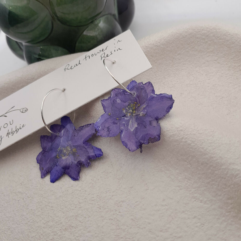 Real flower resin hoop earrings - Purple, hypoallergenic