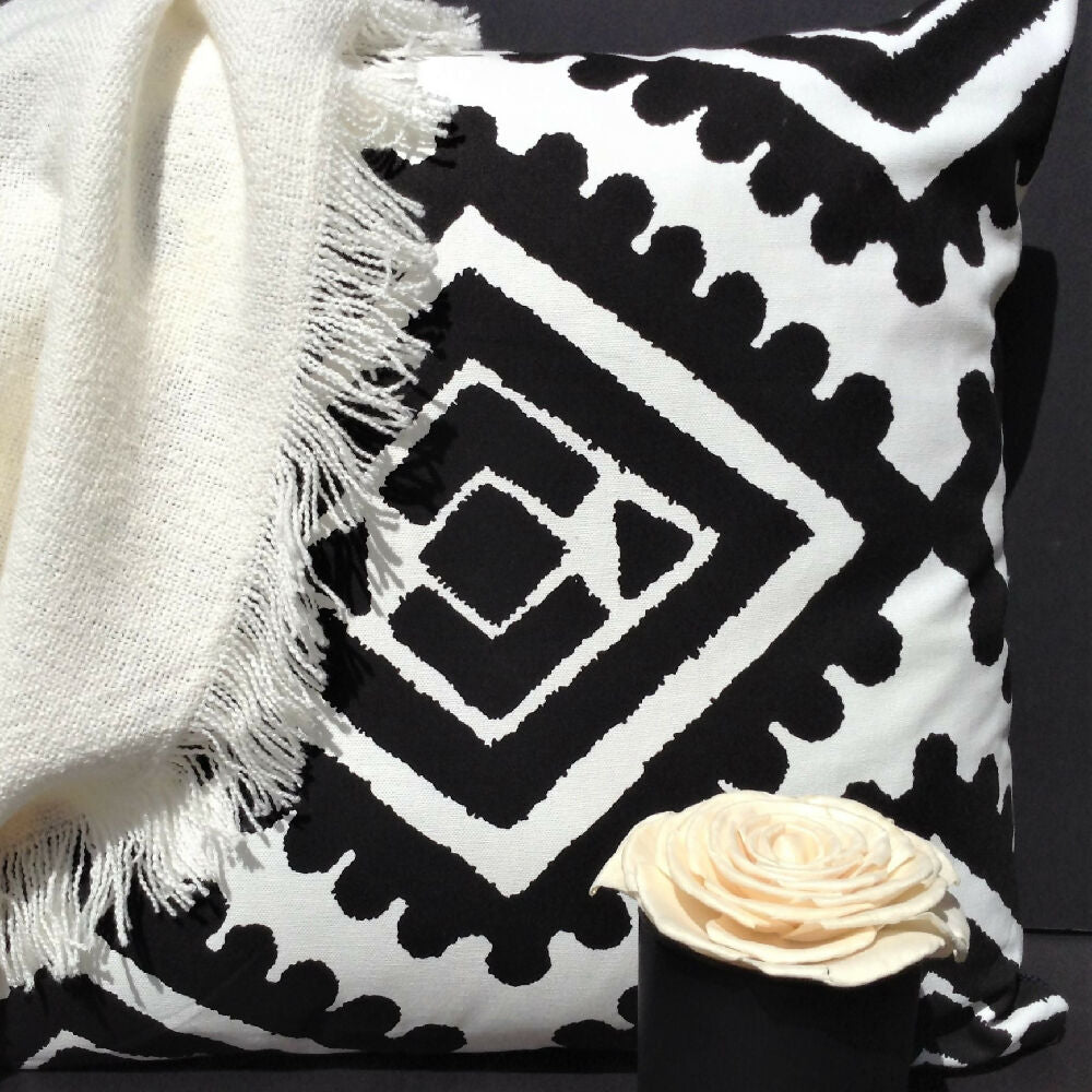 Black and white abstract cushion cover 45x45