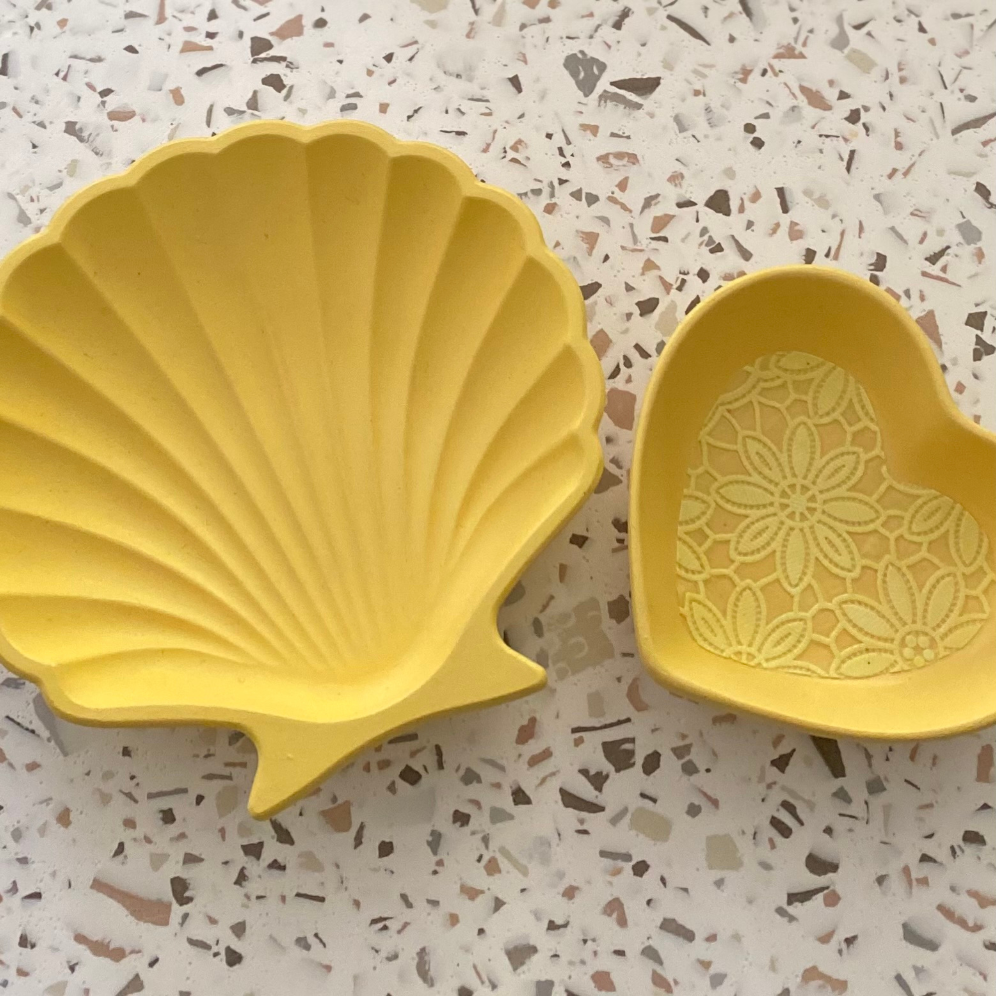 Shell and Love heart dish set