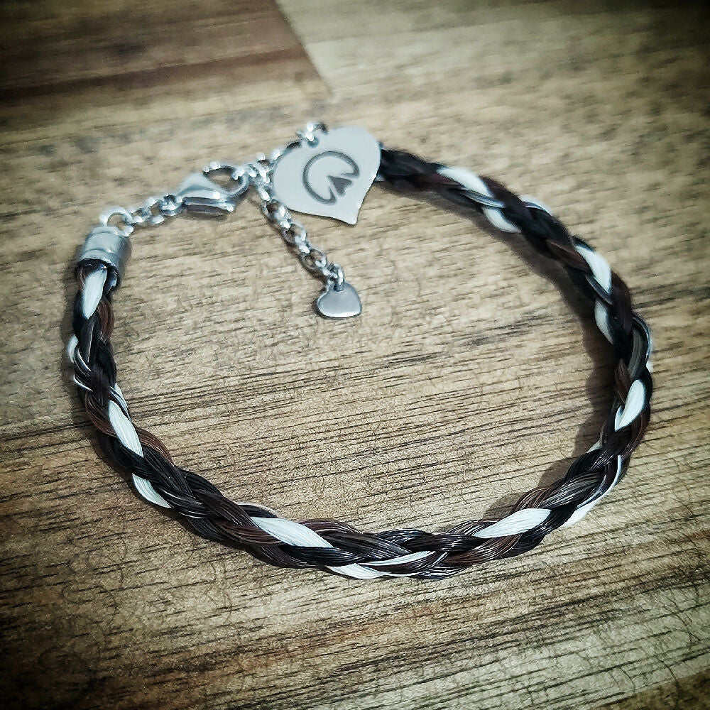 Hoofprints on my heart braided horsehair bracelet