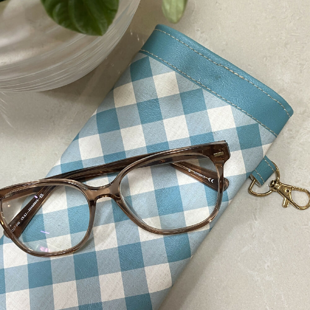 Soft-glasses-case-faux-leather-green-and-white-gingham-D