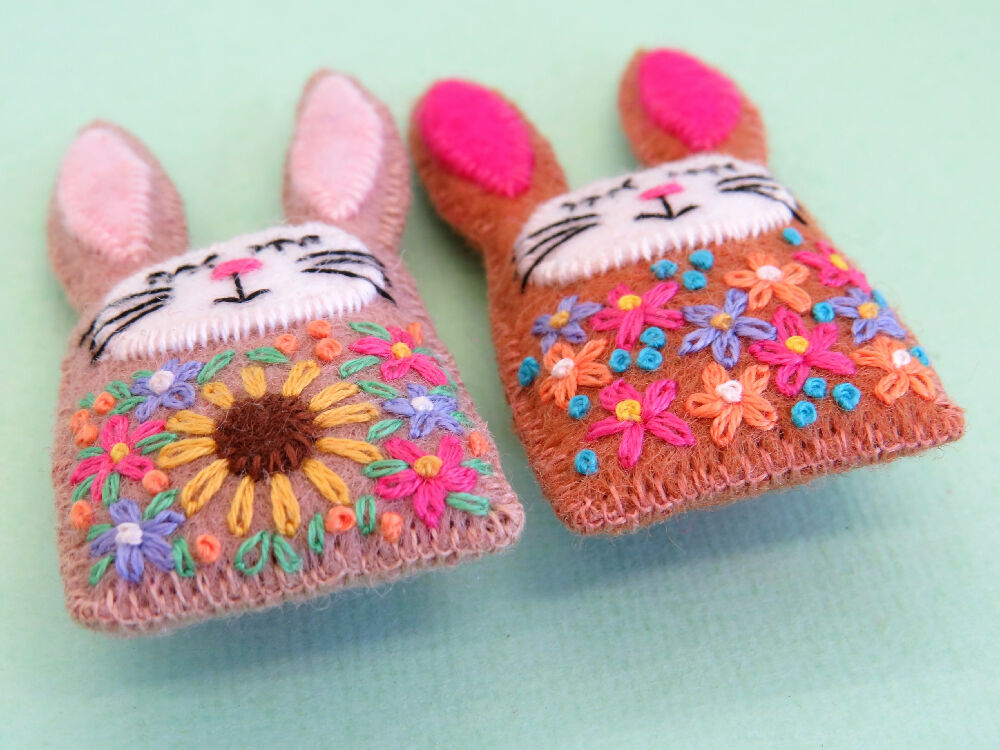 Rabbit Brooch _ Bunny Pin _ 15