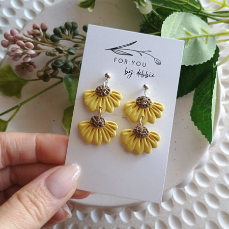 Daisy dangles- yellow