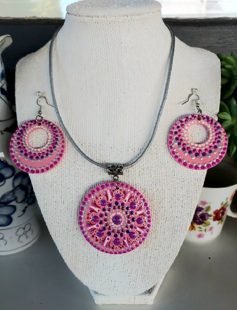 Stunning Dot Art Pendant and Earing set called "In The Pink"