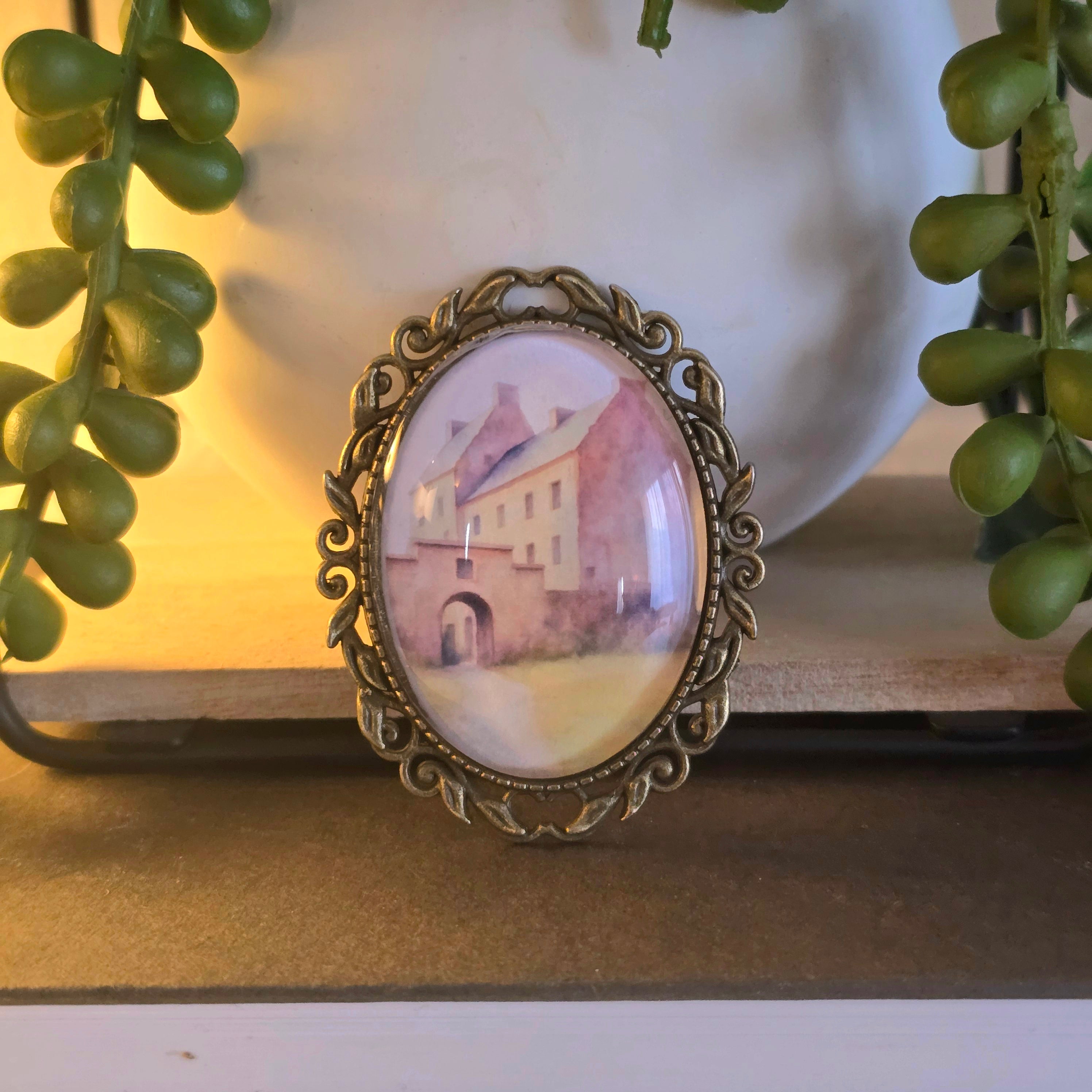 Midhope Castle Brooch | Inspired by Lallybroch on Outlander - Colour
