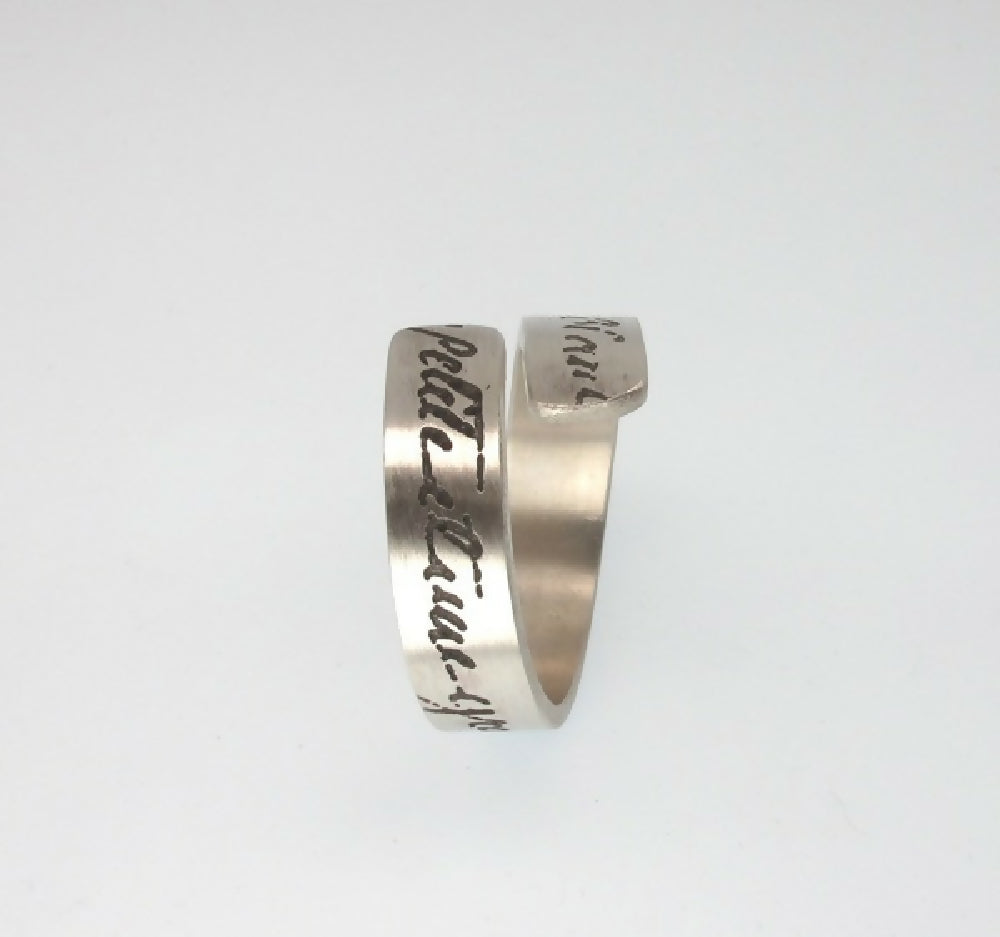 Manu Scriptum wrap ring side view