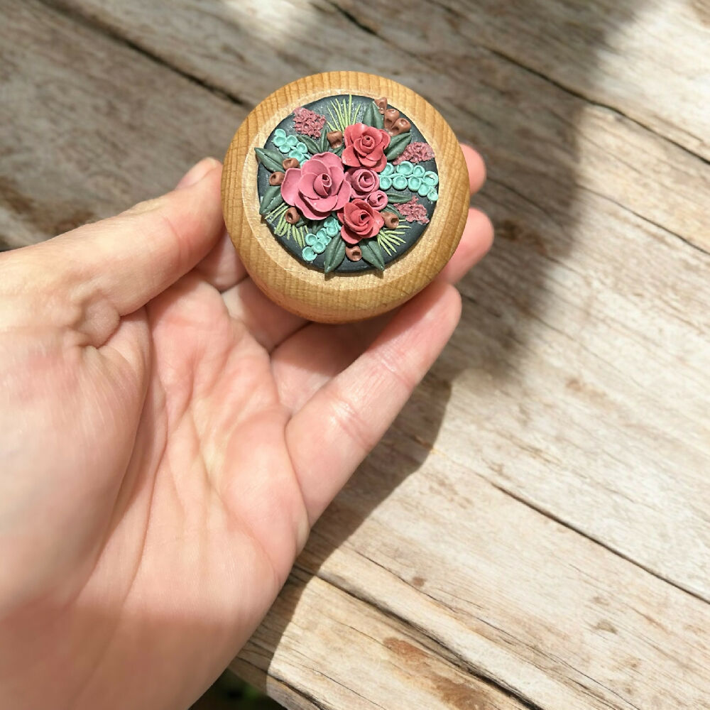 Hand sculpted Trinket Ring box