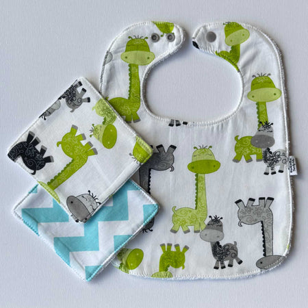 Large Size Giraffe Bib & Wash Cloth Set