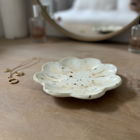 Trinket dish / soap dish