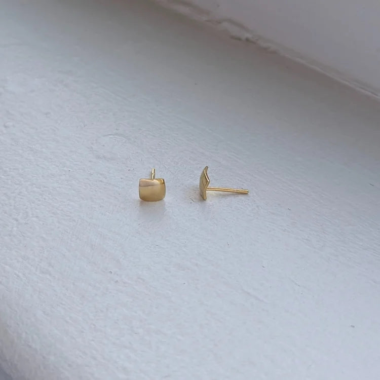 gold plated med domed square studs