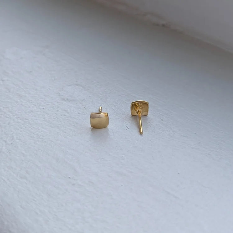 gold plated med domed square studs