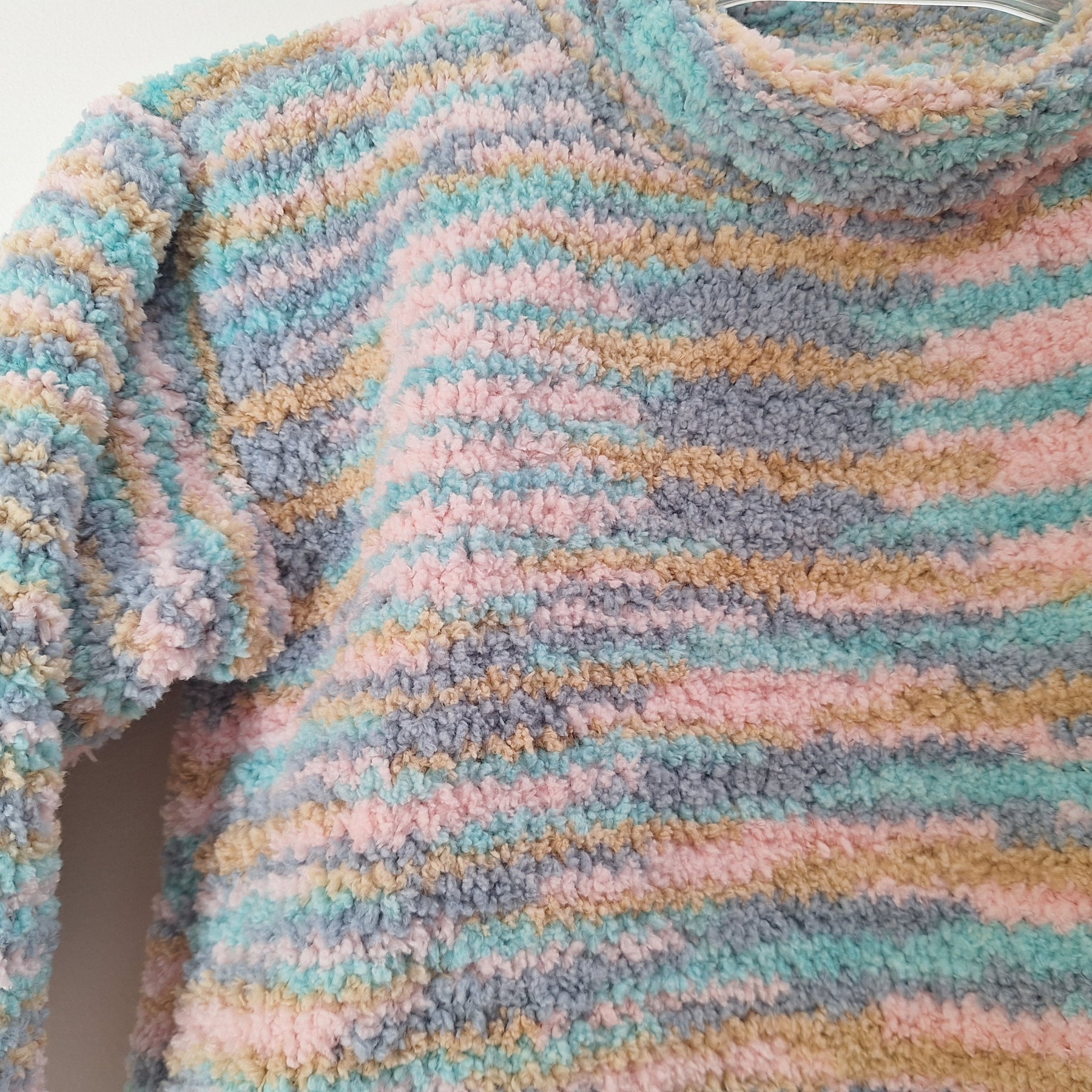 Girl's Handknitted Jumper Pullover Sweater Sz 6-8 Yrs