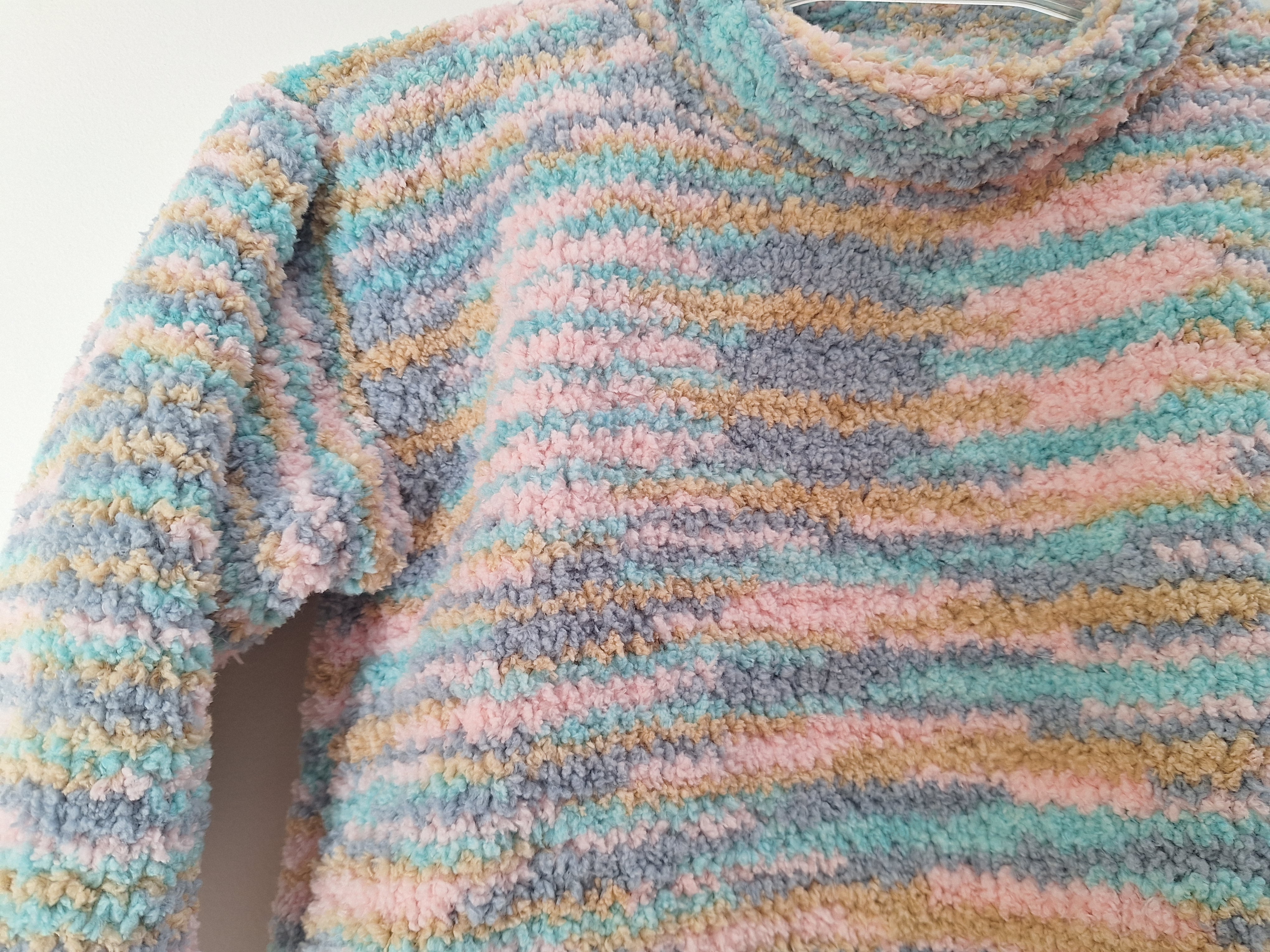 Girl's Handknitted Jumper Pullover Sweater Sz 6-8 Yrs