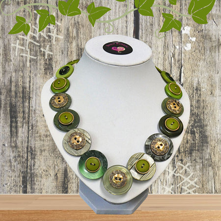 Button necklace - Green and Gold