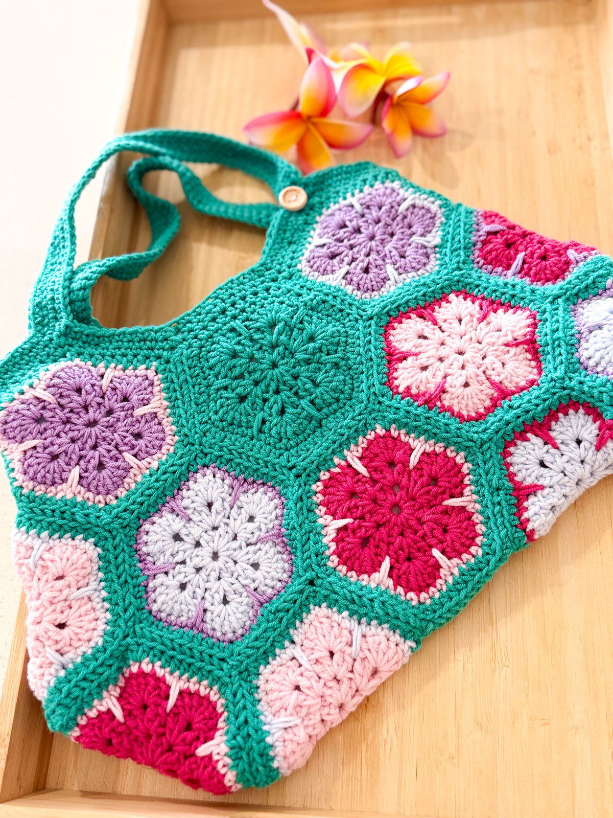 #066 African Violet Bag fully lined with Pocket