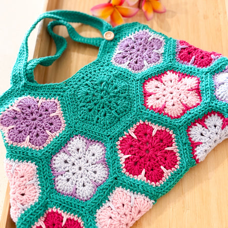 #066 African Violet Bag fully lined with Pocket