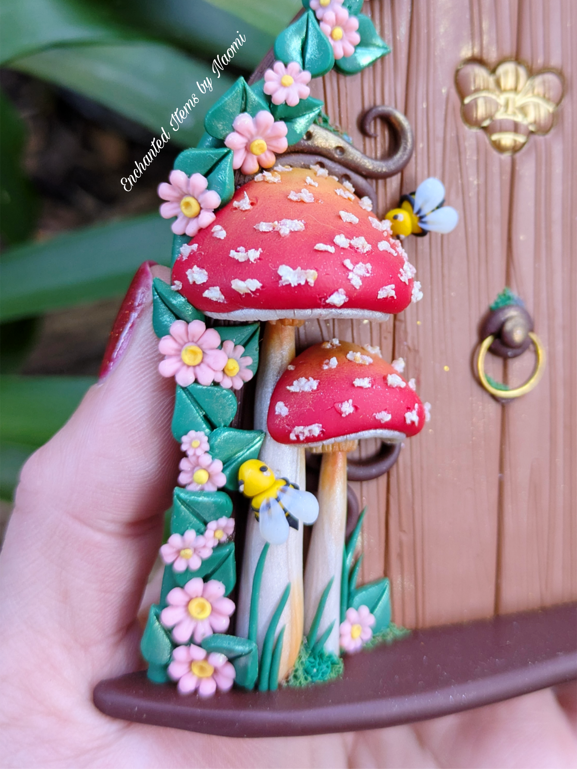 Woodland Fairy Door with Bumblebee Magic