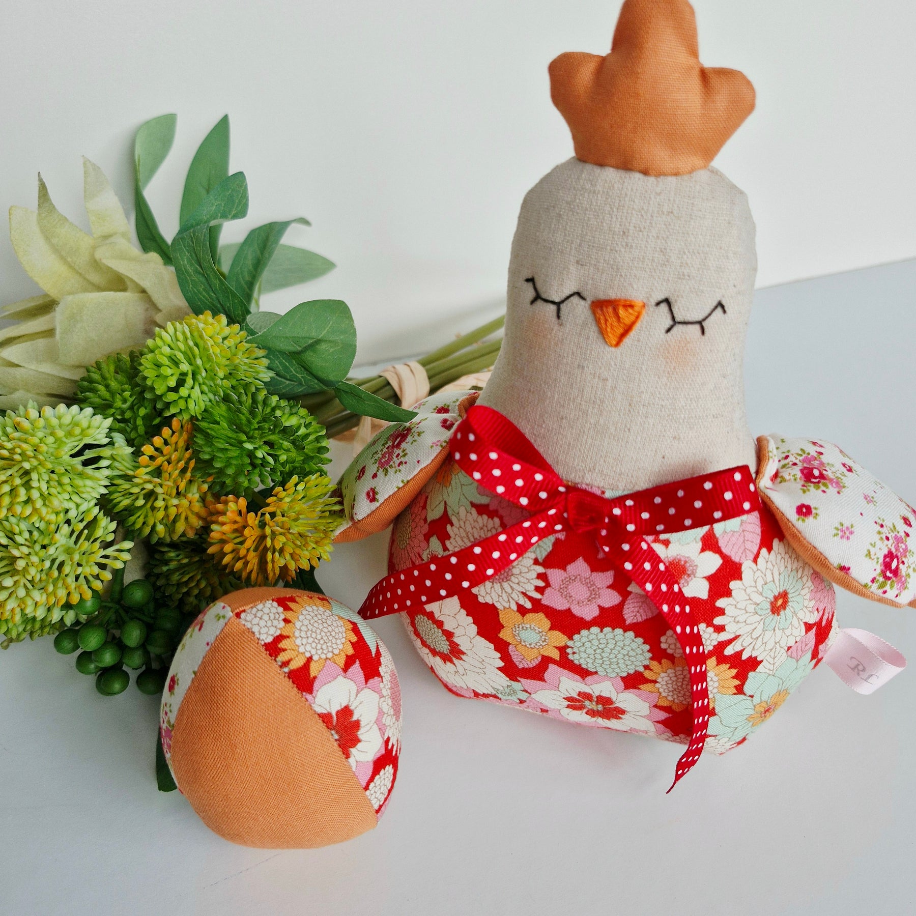 Henrietta Hen - Boogie Flower Red
